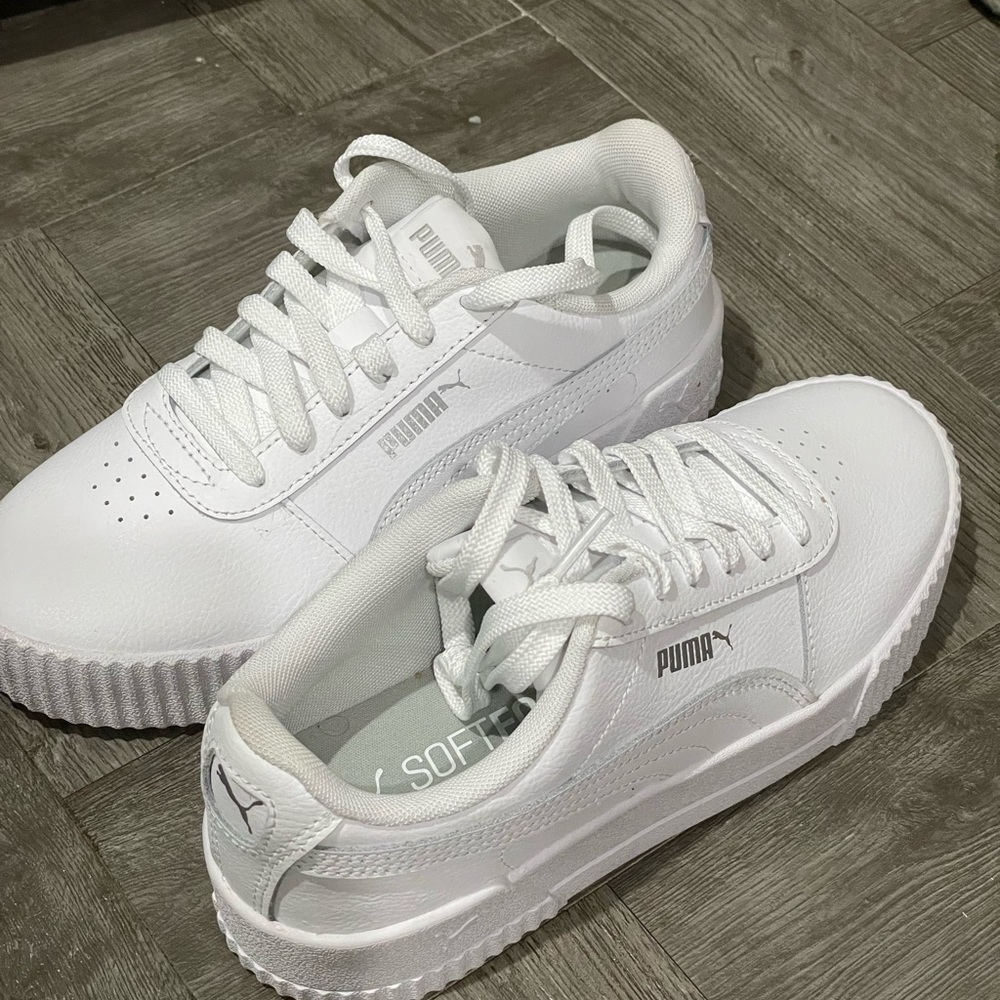 white womens puma sneakers